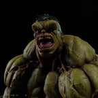 Incredible Hulk Premium Collectible Figure – Ultimate Smash Battle Diorama