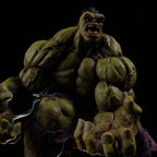 Incredible Hulk Premium Collectible Figure – Ultimate Smash Battle Diorama